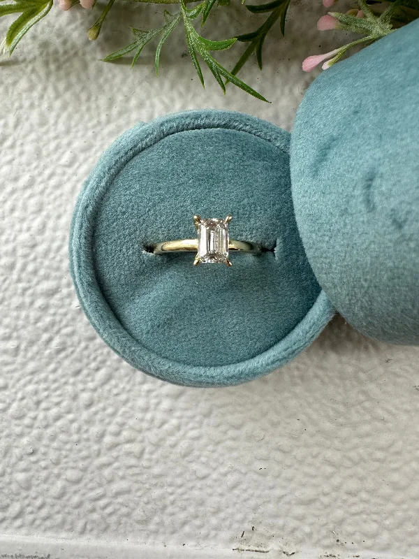 DIANA Engagement Ring