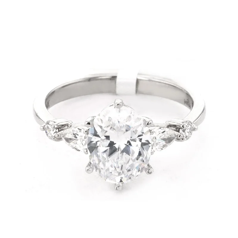 0.35 ctw Diamond Solitaire Engagement Ring