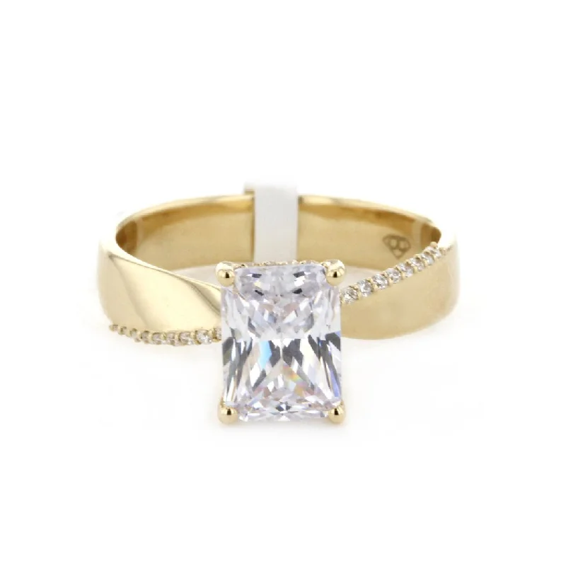 0.13 ctw Diamond Solitaire Engagement Ring