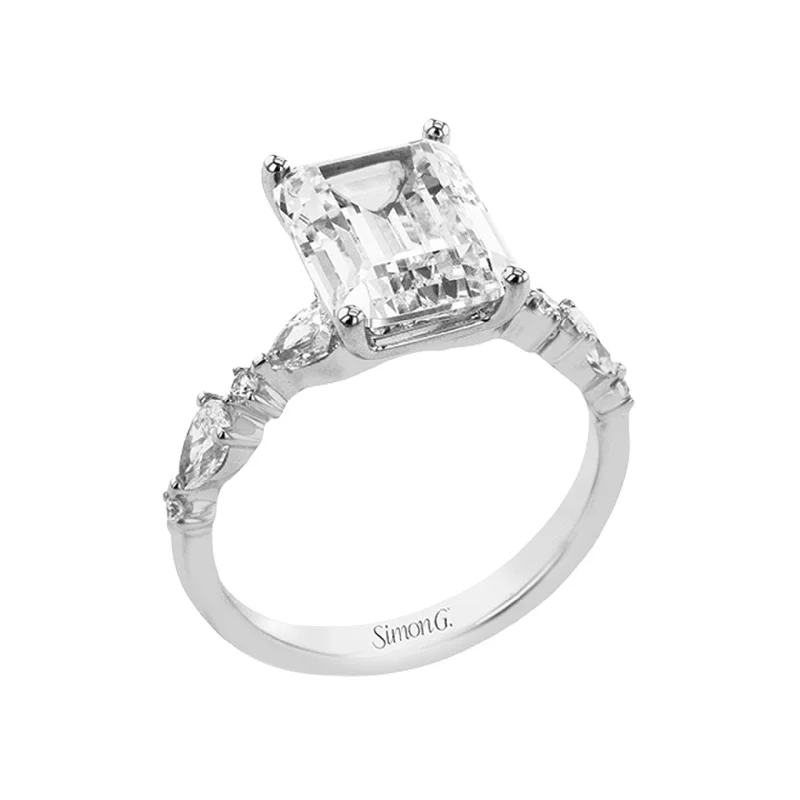 0.64 ctw Diamond Solitaire Engagement Rings