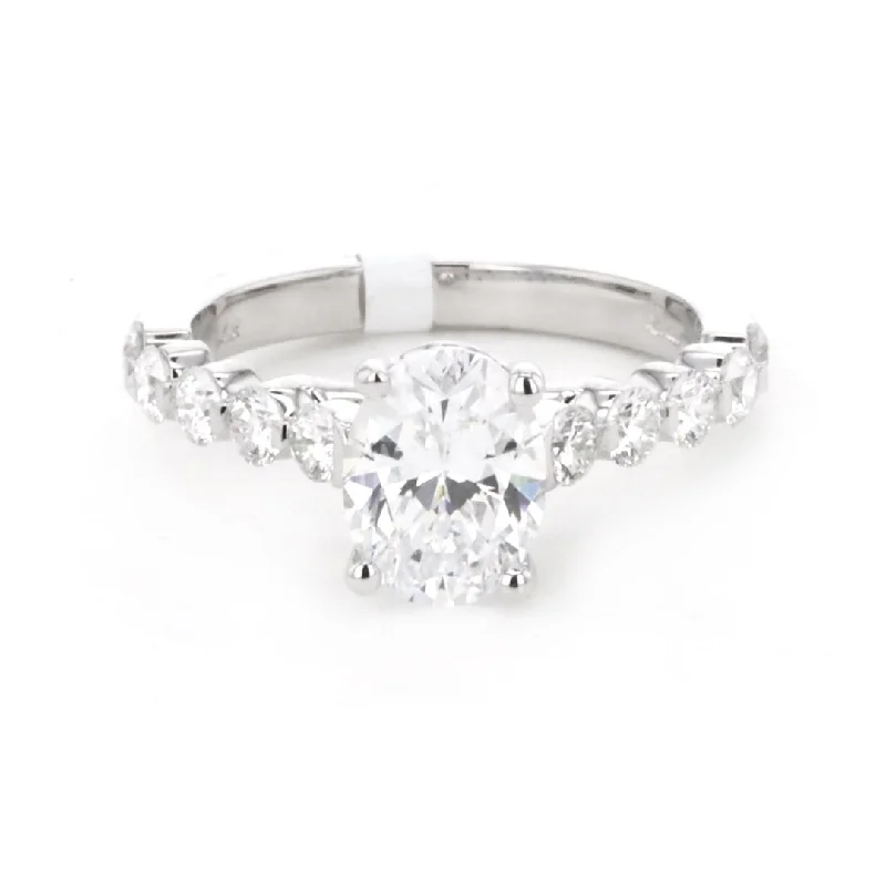 0.73 ctw Diamond Solitaire Engagement Ring