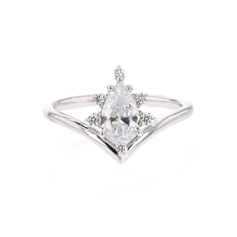 0.09 ctw Diamond Halo Engagement Ring